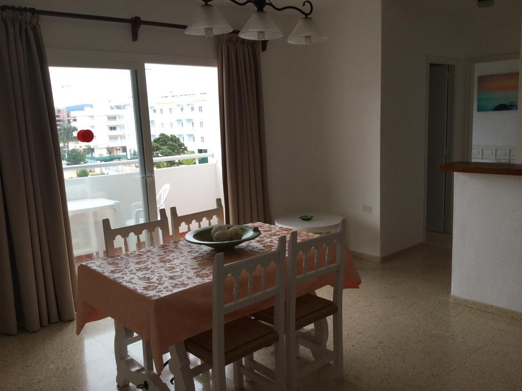 Apartamentos Alba Сан-Антонио-Абад Экстерьер фото
